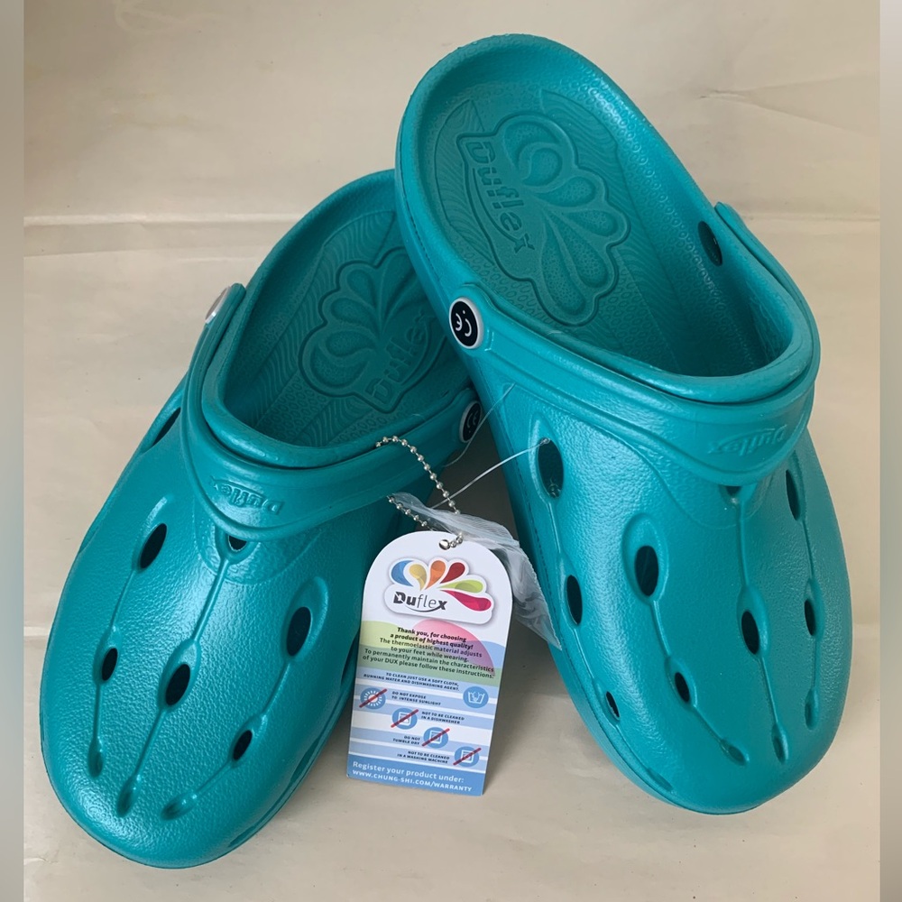 DUX clogs made in Korea by Chung-Shi. Color: turquoise. Can fit 7.5 to 8.5